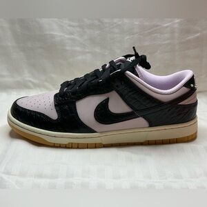 Nike Dunk Low Retro, platinum/violet. Size 9.5